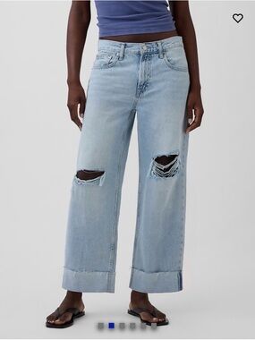 NWT-GAP low slung cuffed relaxed crop jeans-sold out